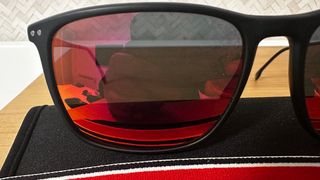 Gafas de Sol Carrera Negras y Rojas