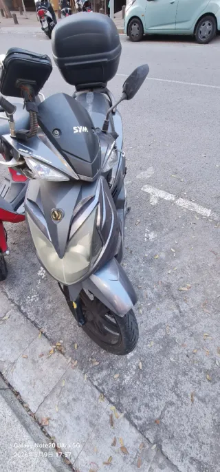 SYM125 gris automática