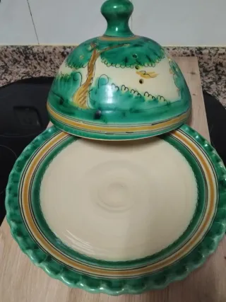 Quesera cerámica antigua pintada a mano