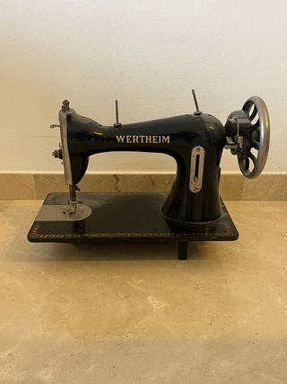 Máquina de coser antigua Wertheim