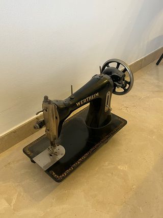 Máquina de coser antigua Wertheim