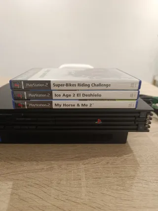 Consola PlayStation 2 + 3 Videojuegos