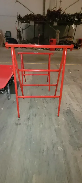 Caballetes Plegables Rojos