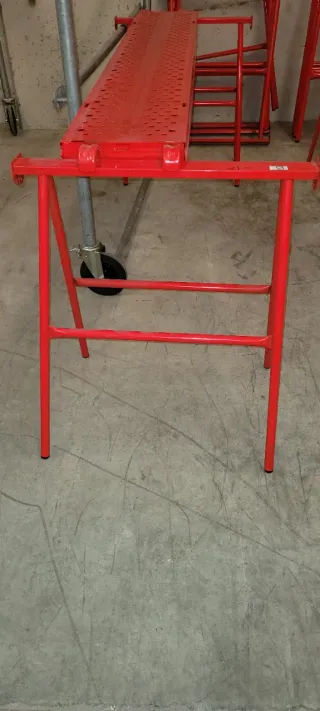 Caballetes Plegables Rojos