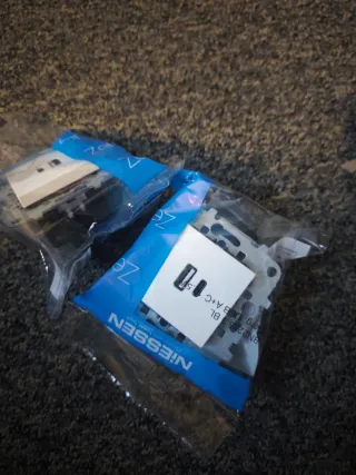 Cargador USB Doble Niessen Zenit (USB-A + USB-C)