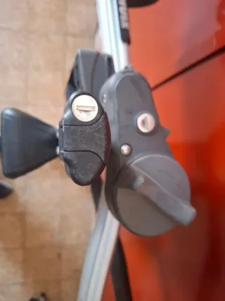 Baca de coche con portabicicletas Thule