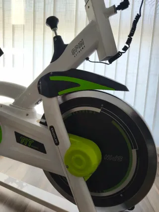 Bicicleta de Spinning Blanca y Verde