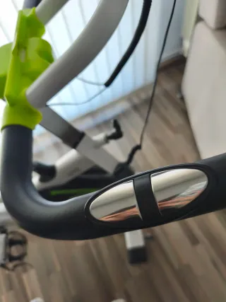 Bicicleta de Spinning Blanca y Verde