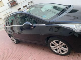 Peugeot 5008 2015