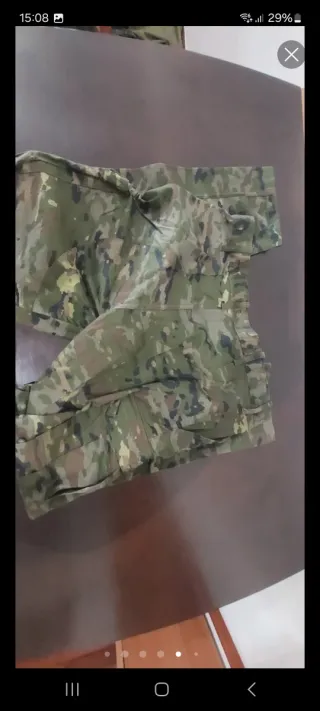 Uniforme militar boscoso pixelado