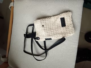 Bolso tejido asas negras