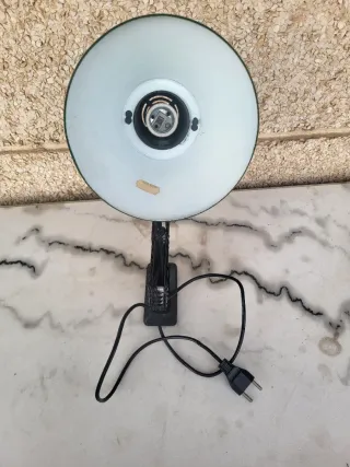 Lámpara de escritorio acordeón verde