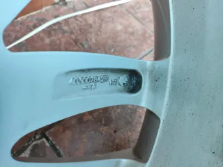 Llanta original Renault 7,5x18 "Kanjara"