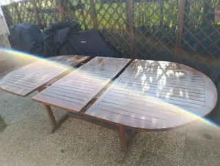 Mesa y sillas exterior de Teka