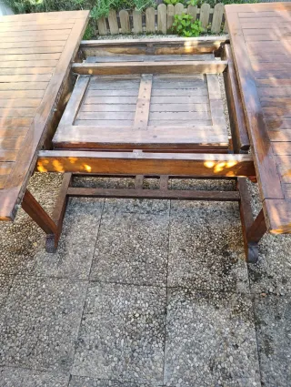 Mesa y sillas exterior de Teka