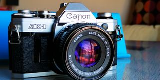 Canon AE-1 con objetivo 50mm 1.8