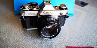 Canon AE-1 con objetivo 50mm 1.8