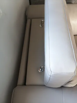 Sillón de cuero Muebles Benítez . Tienes dos años