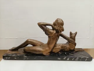 Figura Art Decó Mujer con Perro