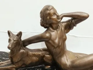Figura Art Decó Mujer con Perro