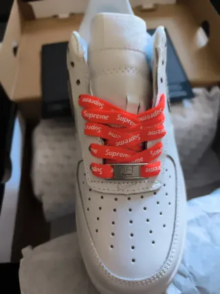 Nike Air Force 1 Low Supreme