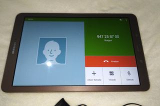 Tablet-teléfono móvil Samsung SM-T561 con 16GB