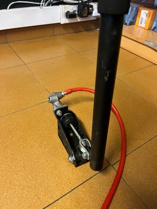 Freno de mano hidráulico ocultable