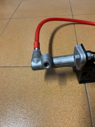 Freno de mano hidráulico ocultable