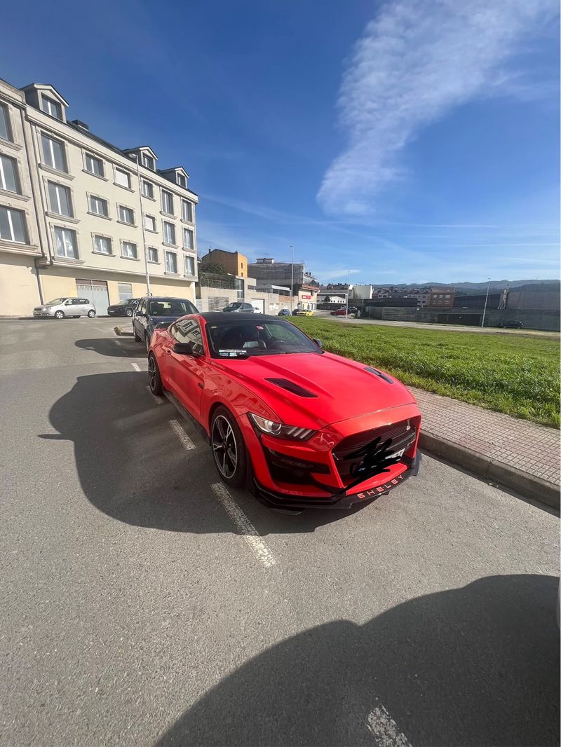 Ford Mustang 2018 - foto 1