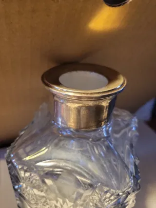 Licorera de cristal tallado