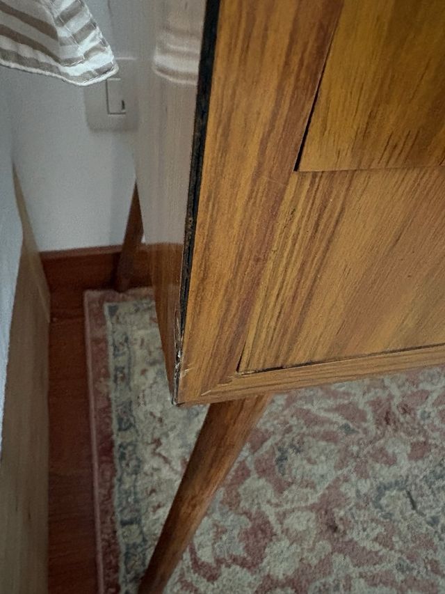 Mesita auxiliar estilo Mid Century
