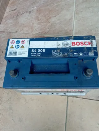 Batería Coche Bosch S4 008 74Ah 680A