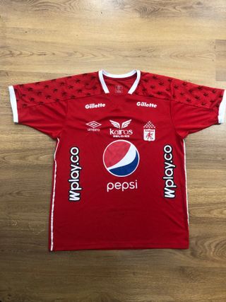 Camiseta América de Cali Umbro Talla L