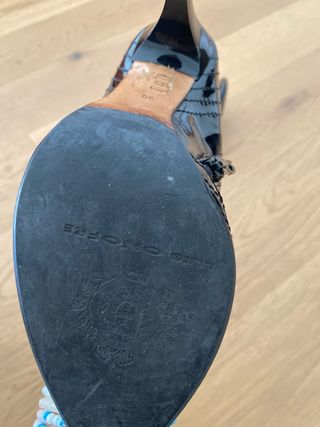 Stivali neri vernice con borchie