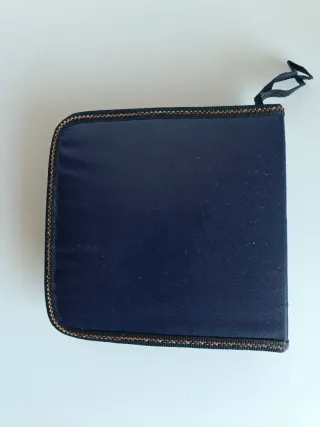 Porta CDs azul y negro