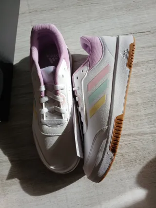 Zapatillas deportivas chica negras y blancas