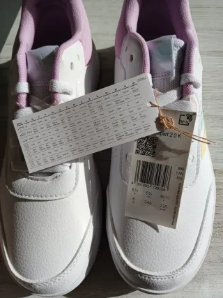 Zapatillas deportivas chica negras y blancas