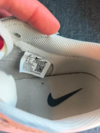 Zapatillas Nike Blancas y Turquesa