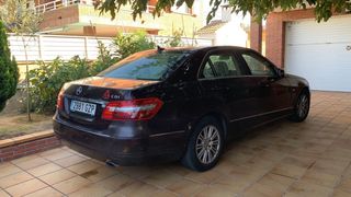Mercedes-Benz Classe E(214) 2010 para reparar