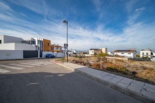 Terreno en venta en Zubia (La)