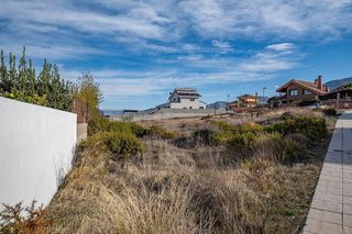 Terreno en venta en Zubia (La)