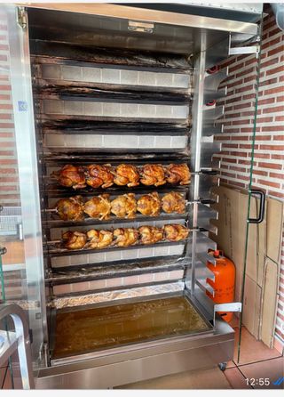 Asador de pollos profesional