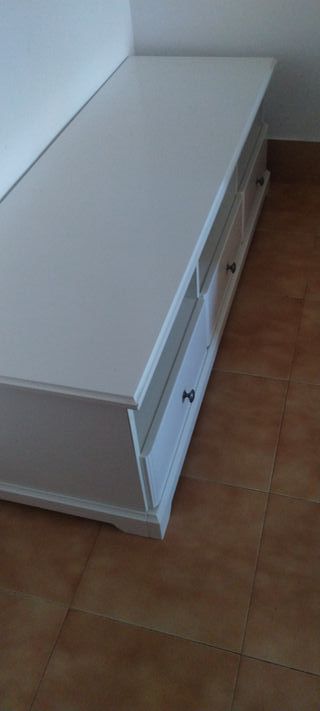 Aparador blanco de madera