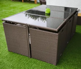 Conjunto mesa y 10 sillas ratán marrón