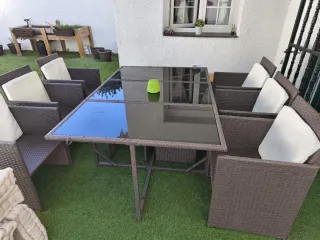 Conjunto mesa y 10 sillas ratán marrón