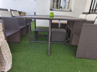 Conjunto mesa y 10 sillas ratán marrón