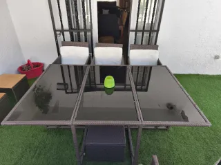 Conjunto mesa y 10 sillas ratán marrón
