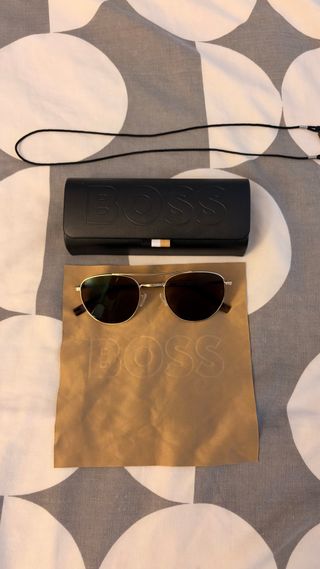 Gafas de sol aviador BOSS doradas y marrones