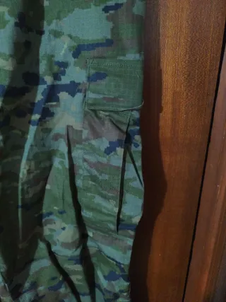 Pantalón militar camuflaje