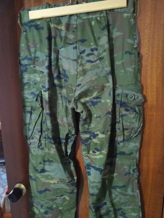 Pantalón militar camuflaje